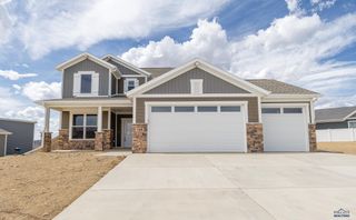 145 ISAAC ST, Rapid City, SD 57703