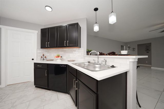 10606 Ince Lane, Houston, TX 77040