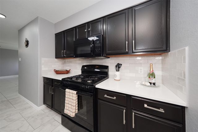 10606 Ince Lane, Houston, TX 77040