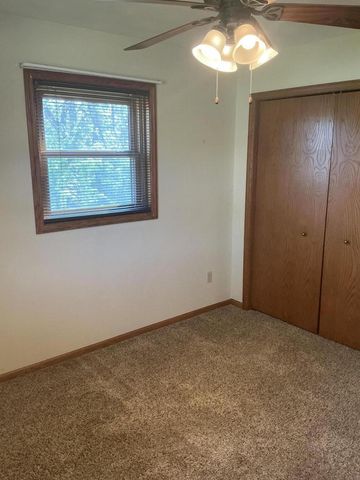201 Pauquette DRIVE, Poynette, WI 53955