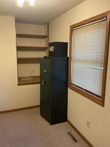 201 Pauquette DRIVE, Poynette, WI 53955