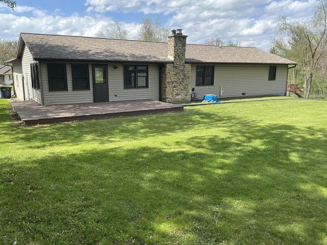 201 Pauquette DRIVE, Poynette, WI 53955