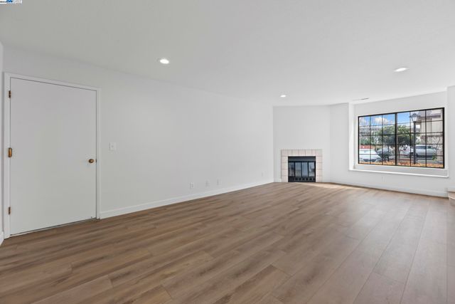 15205 Hesperian Blvd G, San Leandro, CA 94578