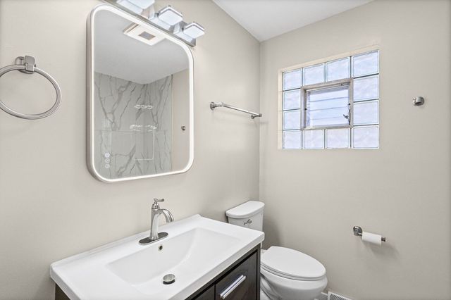 658 Hoxie Avenue, Calumet City, IL 60409