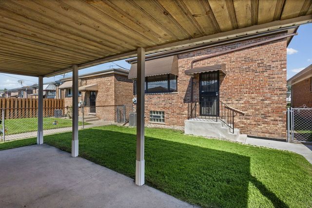 658 Hoxie Avenue, Calumet City, IL 60409