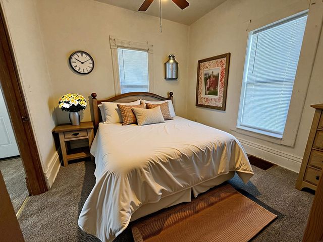 719 W 1st Street, Waterloo, IA 50701