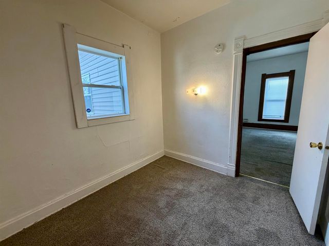 719 W 1st Street, Waterloo, IA 50701