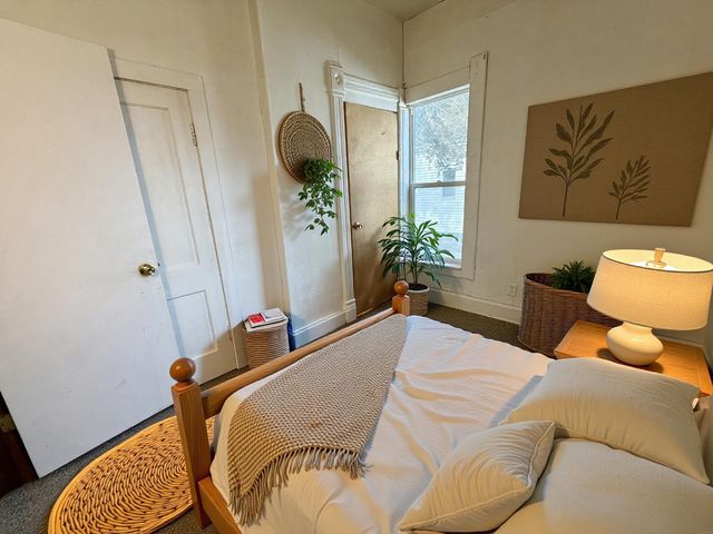 719 W 1st Street, Waterloo, IA 50701