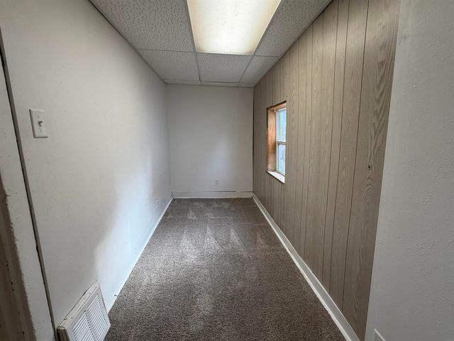 719 W 1st Street, Waterloo, IA 50701