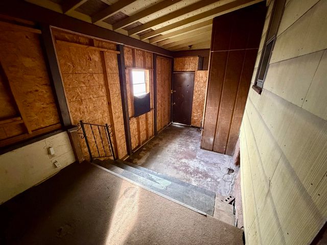 719 W 1st Street, Waterloo, IA 50701