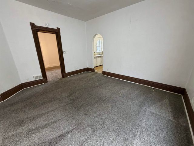 719 W 1st Street, Waterloo, IA 50701