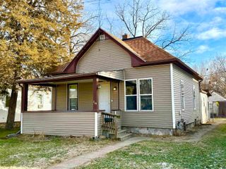 719 W 1st Street, Waterloo, IA 50701