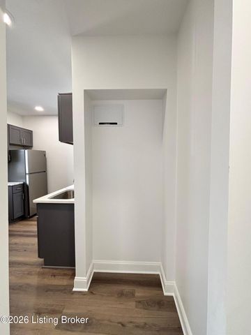 1052 S 26th St, Louisville, KY 40211