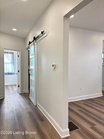 1052 S 26th St, Louisville, KY 40211