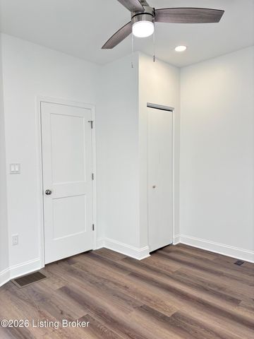 1052 S 26th St, Louisville, KY 40211