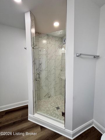 1052 S 26th St, Louisville, KY 40211