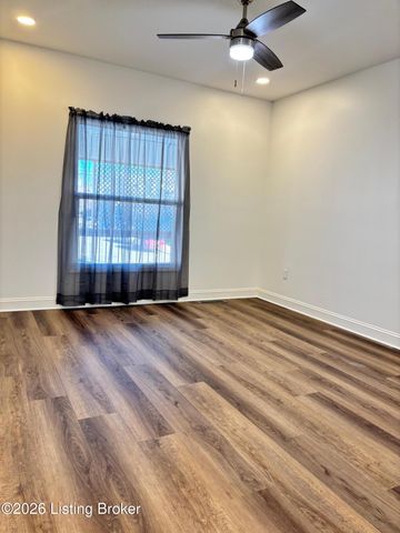 1052 S 26th St, Louisville, KY 40211