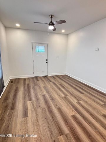 1052 S 26th St, Louisville, KY 40211