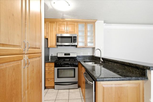 1364 W BEACON DR, Taylorsville, UT 84123