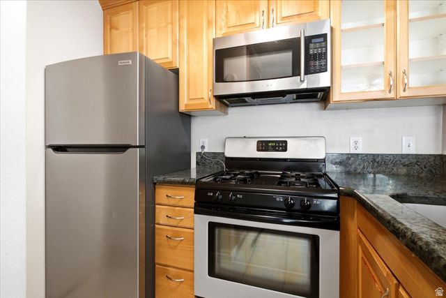 1364 W BEACON DR, Taylorsville, UT 84123