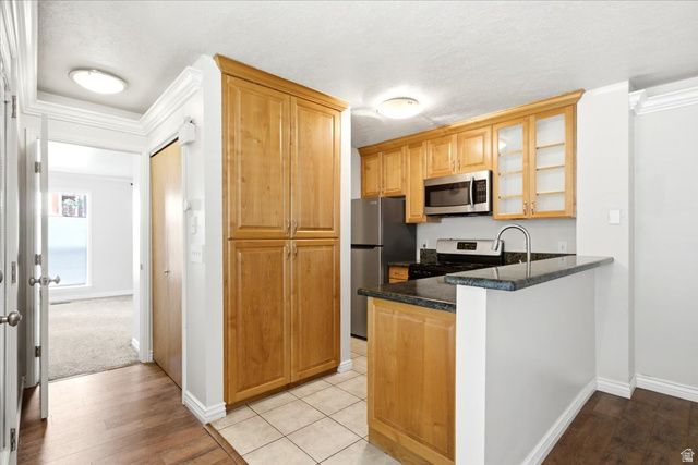 1364 W BEACON DR, Taylorsville, UT 84123