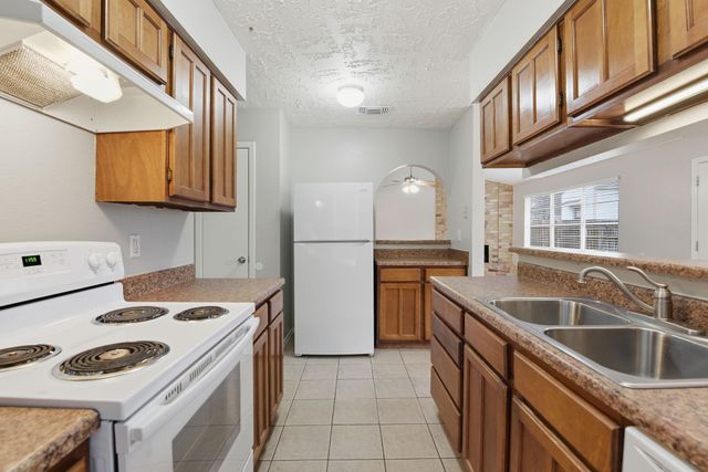 20014 Bishops Gate Lane, Humble, TX 77338