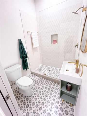 2516 Avenue M, Galveston, TX 77550