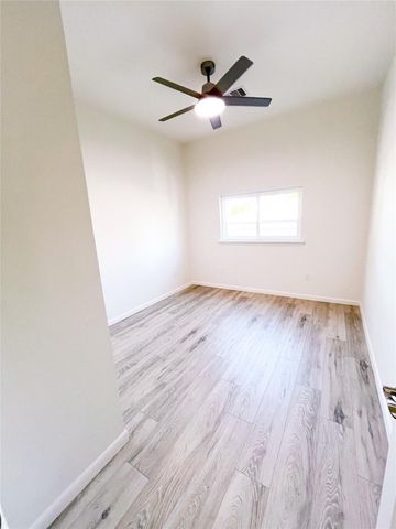 2516 Avenue M, Galveston, TX 77550