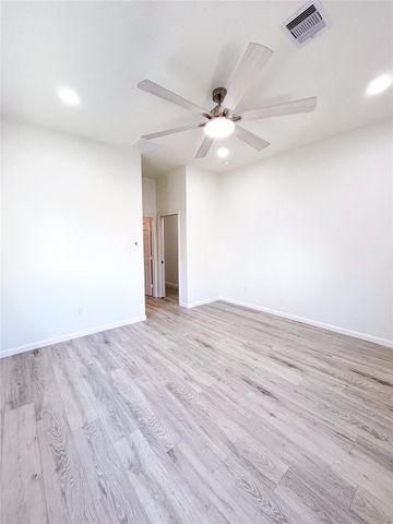 2516 Avenue M, Galveston, TX 77550