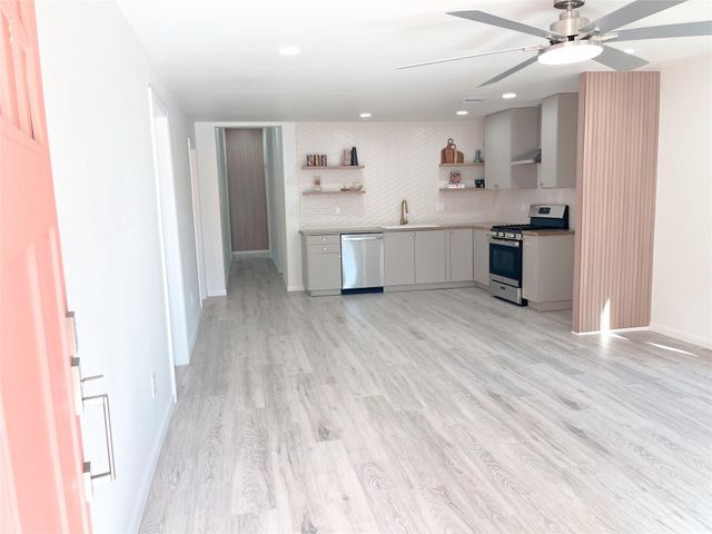 2516 Avenue M, Galveston, TX 77550