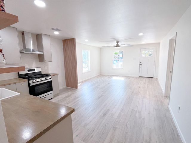 2516 Avenue M, Galveston, TX 77550