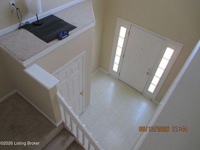 9526 Bayberry Green Ln Ln, Louisville, KY 40291