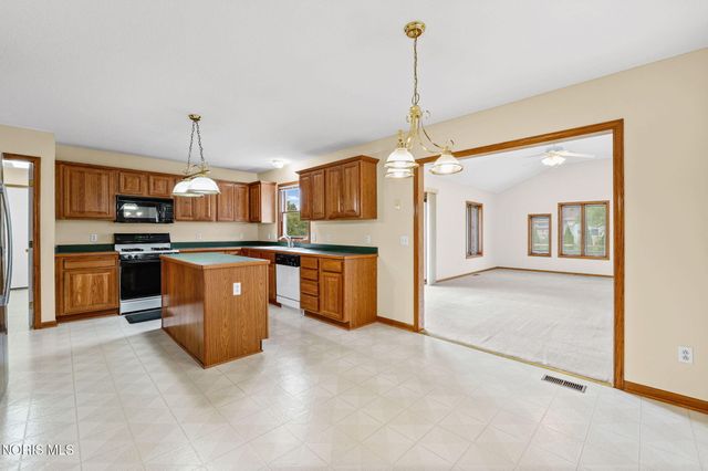 1967 Hamilton Drive, Perrysburg, OH 43551