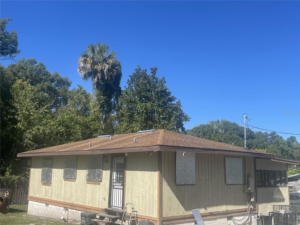 520 W SPRING STREET, Deland, FL 32720