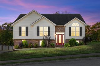 146 W Observatory Dr, Clarksville, TN 37040