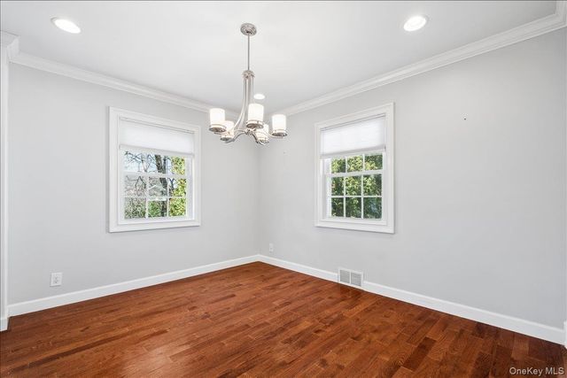 33 Wilmot Circle, Scarsdale, NY 10583