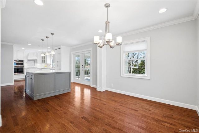33 Wilmot Circle, Scarsdale, NY 10583