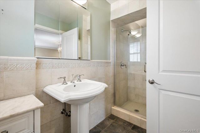 33 Wilmot Circle, Scarsdale, NY 10583