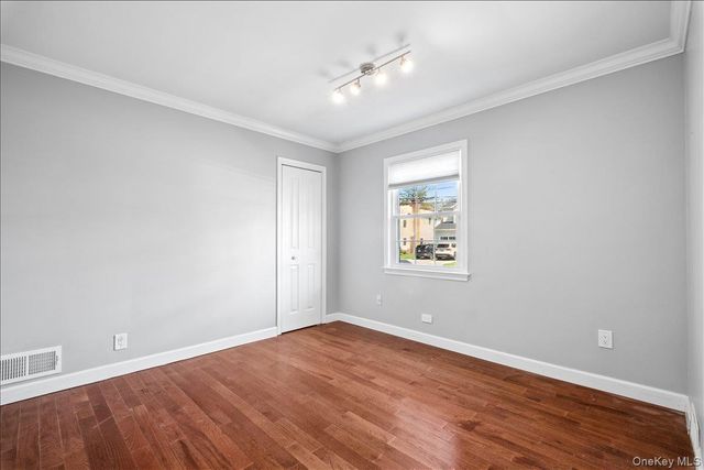 33 Wilmot Circle, Scarsdale, NY 10583