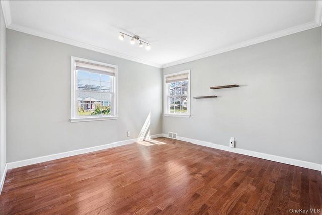 33 Wilmot Circle, Scarsdale, NY 10583