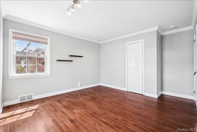33 Wilmot Circle, Scarsdale, NY 10583