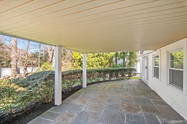 33 Wilmot Circle, Scarsdale, NY 10583