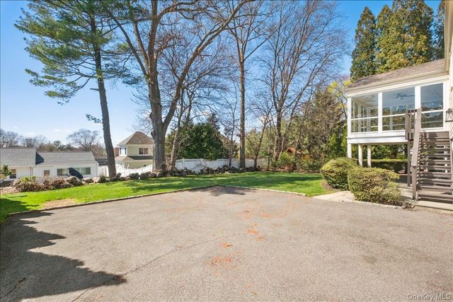 33 Wilmot Circle, Scarsdale, NY 10583