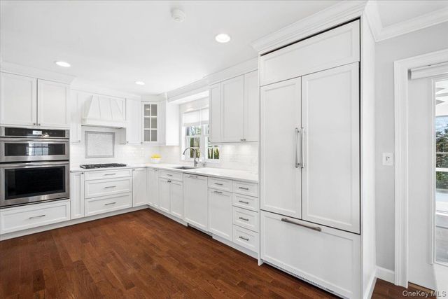 33 Wilmot Circle, Scarsdale, NY 10583