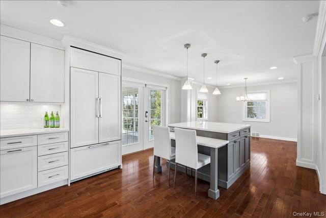 33 Wilmot Circle, Scarsdale, NY 10583