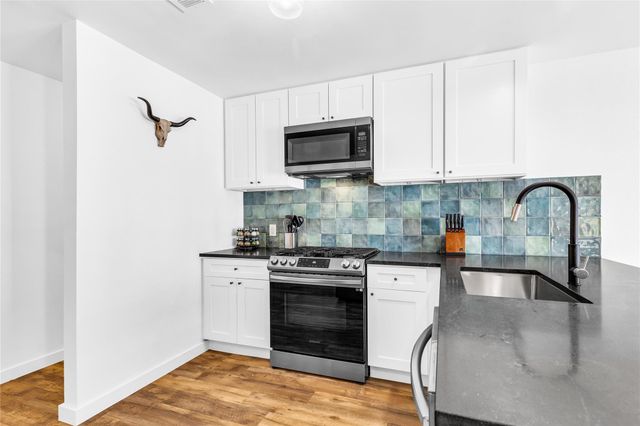 5106 Lambs LN, Austin, TX 78744