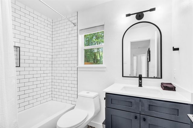 5106 Lambs LN, Austin, TX 78744