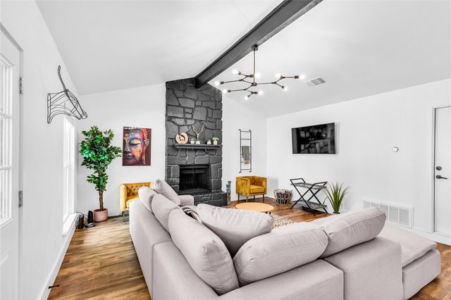 5106 Lambs LN, Austin, TX 78744