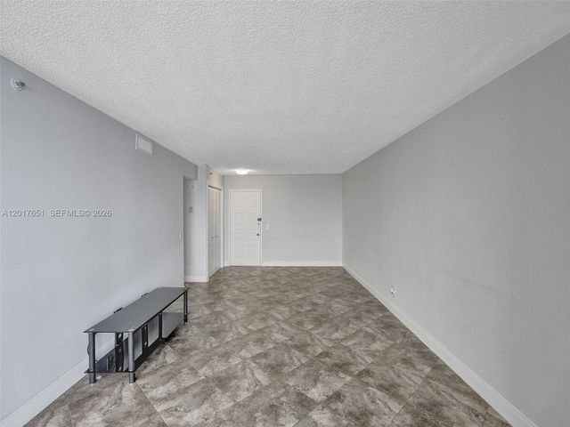 105 Lake Emerald Dr 508, Oakland Park, FL 33309