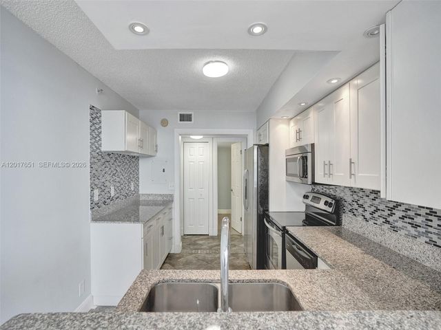 105 Lake Emerald Dr 508, Oakland Park, FL 33309